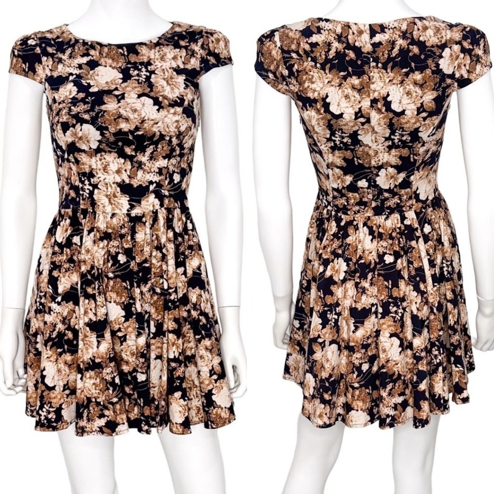 Gracia Cap Sleeve Fit & Flare Skater Floral Print Mini Short Dress Women's Sz S